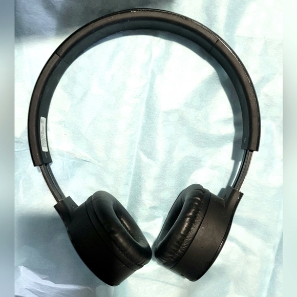 Bluetooth  rechargeable black headphones - Picture 5 of 8